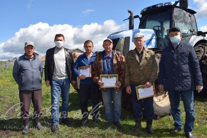 Аксубаевские механизаторы награды получили на финише посевной