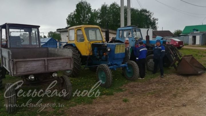 В Аксубаевском районе проверяют трактора частников