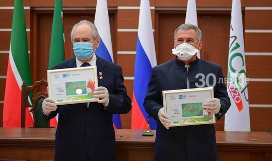 Рустам Минниханов и Минтимер Шаймиев приняли участие в церемонии гашения почтовой марки в честь 100-летия ТАССР