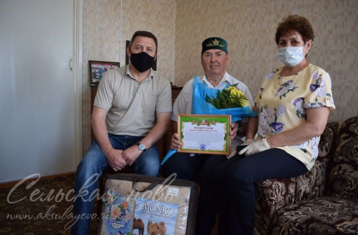 Почетный гражданин Аксубаевского района получил награду от сельхозуправления