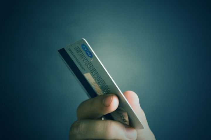 Банки предупредили, что выпуск карт может стать платным