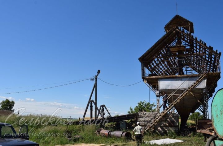 В Аксубаевском районе зернотоки приводят в порядок