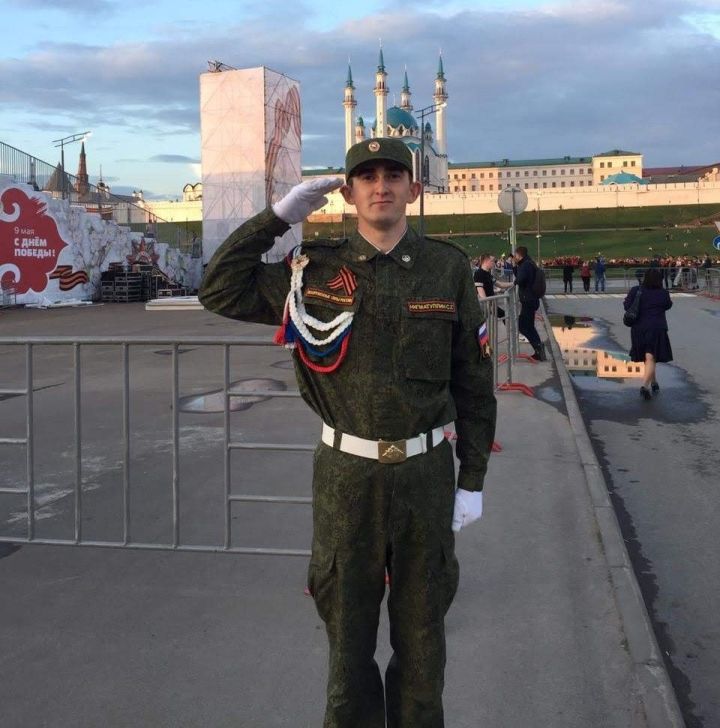 Аксубаевский юноша маршировал в Казани