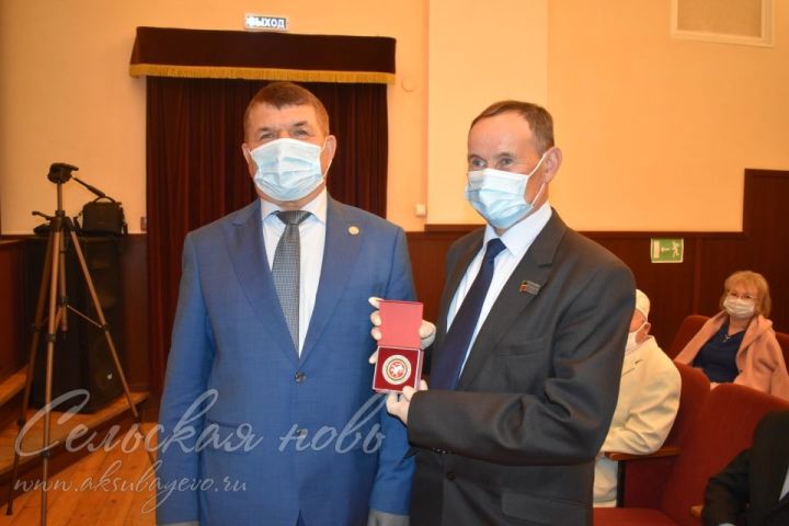 На заседании совета Аксубаевского муниципального района наградили достойных граждан ТАССР