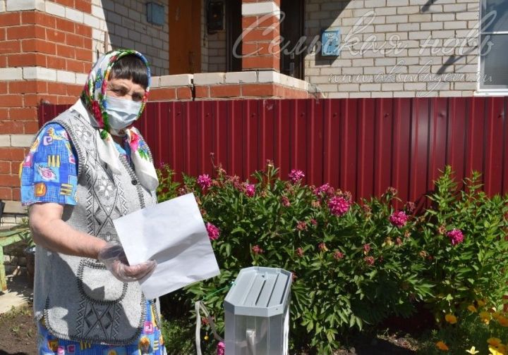 В Аксубаевском районе за поправки к Конституции РФ проголосовала ветеран соцтруда Валентина Сорокина