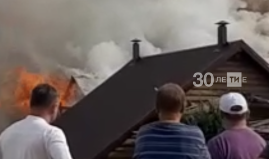 Мужчина и женщина получили ожоги на пожаре в частном доме на Высокой горе