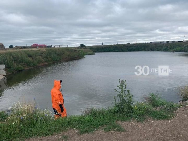 В Татарстане тракторист утонул, скатившись в реку на тракторе