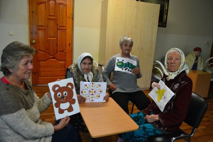 В Федоровском доме-интернате для престарелых и инвалидов проводят занятия по трудотерапии
