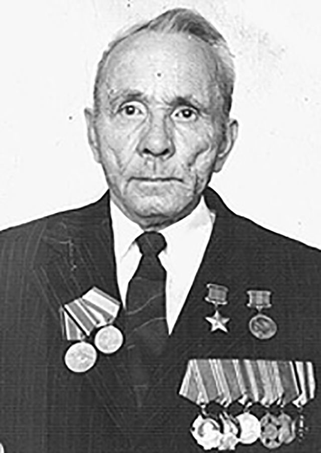 Кривоозерцы отмечают годовщину земляка – Героя Советского Союза Григория Романова.