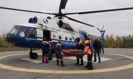 Спасатели на вертолете искали казанца, который потерялся в горах на Алтае