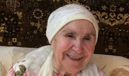 Крепкого здоровья и долгих лет: Минниханов поздравил маму с 90-летием