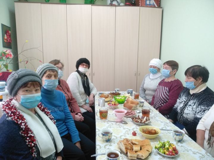 Аксубаевские женщины собрались на посиделки, как в старину
