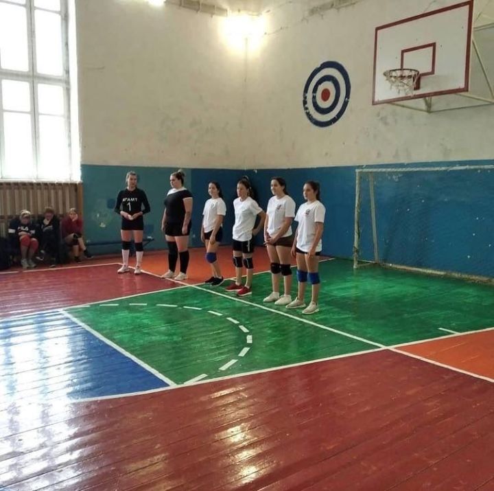 Аксубаевцы вошли в десятку лучших команд РТ по волейболу