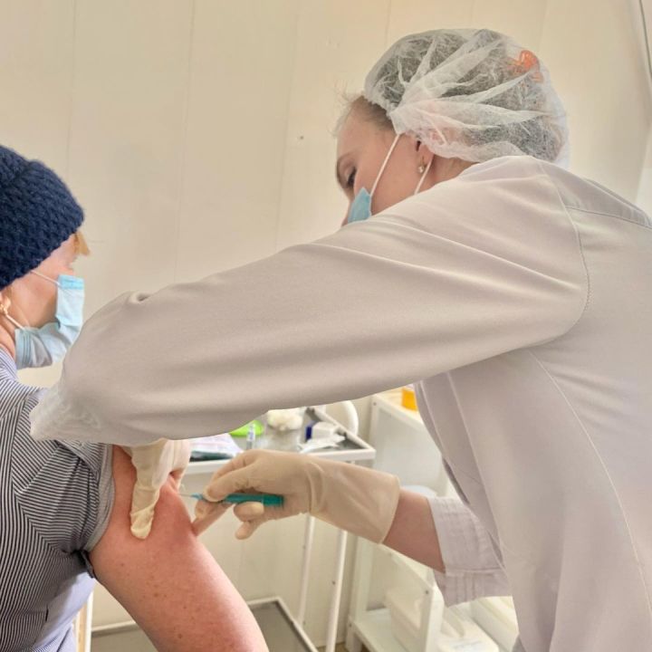 Мәҗбүри вакцинация: шимбә көнне Аксубай районында 180 кеше прививка ясатты