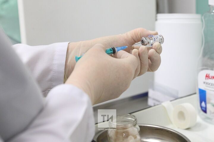 Более 23 тыс. жителей Татарстана записались на вакцинацию от коронавируса по горячей линии