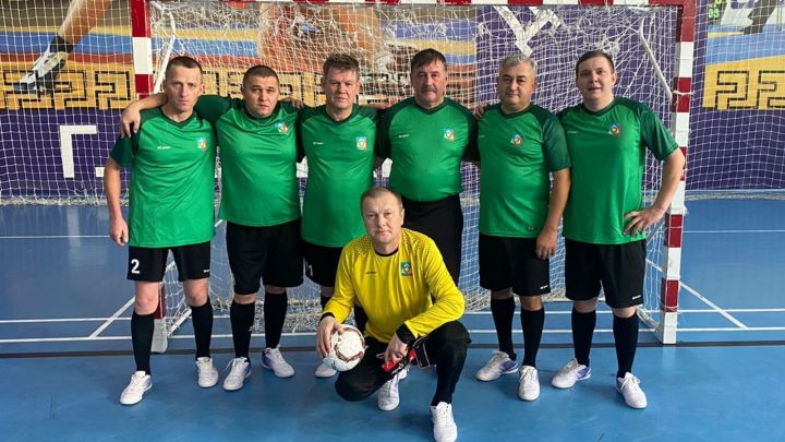 Аксубаевская мужская команда попала в пятерку сильнейших по мини-футболу