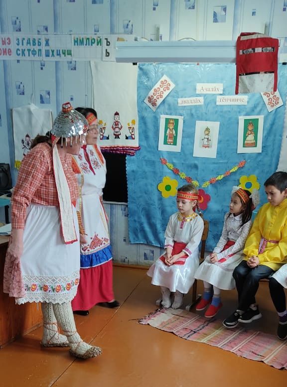 Аксубаевские школьники соприкоснулись с чувашским фольклором