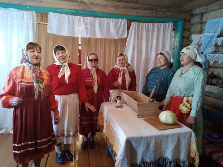 В сельском клубе Аксубаевского района создали уголок истории