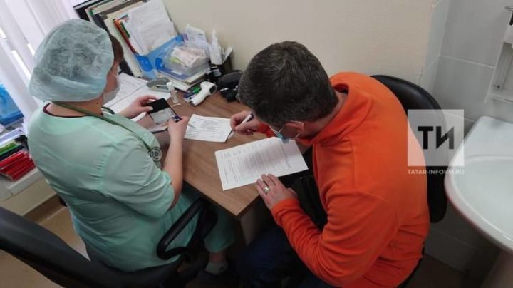 Привитый 100-тысячный татарстанец с начала пандемии ждал вакцину