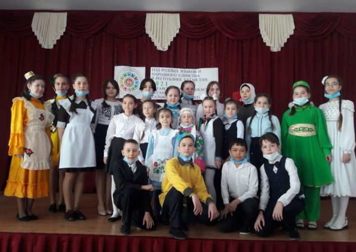 Аксубаевские школьники читали о любви к жизни и народу