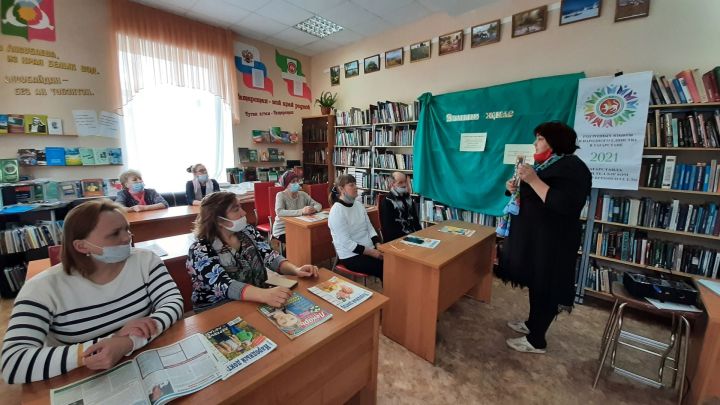 В Аксубаевской библиотеке ознакомили с книгой Розы Туфитулловой