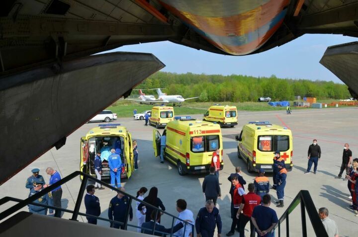 Галимова: Восемь пострадавших в Казани перенесли транспортировку в Москву стабильно