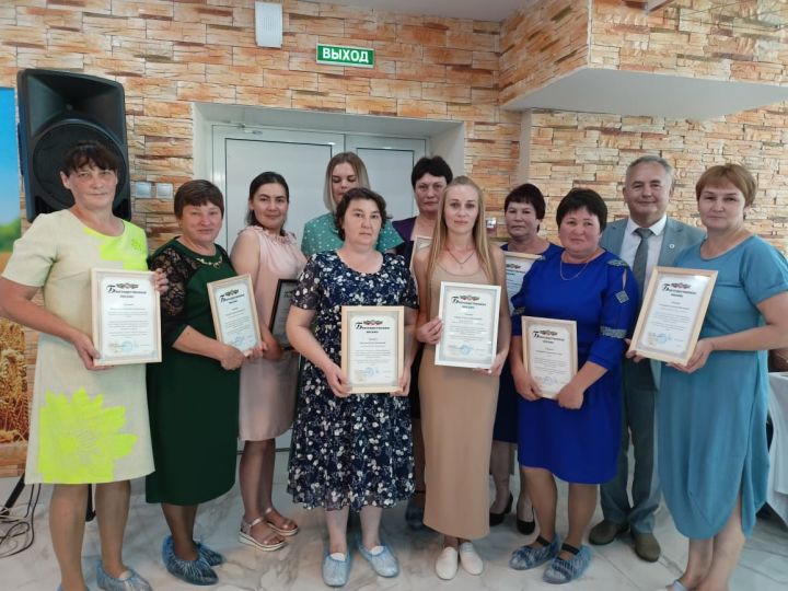 Аксубаевская ЦРБ наградила сотрудников ведомственными наградами