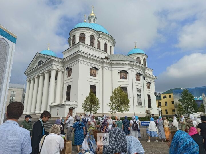Президент РФ поздравил участников открытия воссозданного собора в Казани