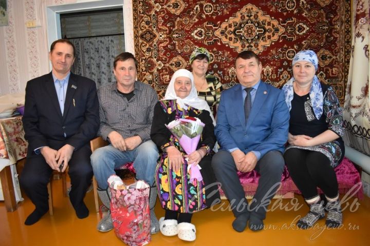 Ветерану педагоги Аксубаевского района Гульфание Мушараповой исполнилось 90 лет