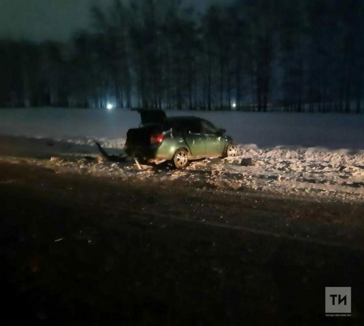 На трассе в Татарстане столкнулись две «Лады», один человек погиб