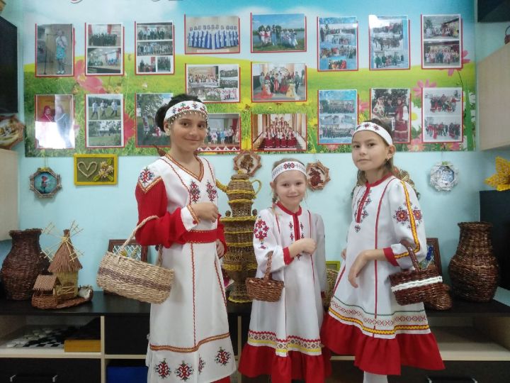 Аксубаевские школьники читали стихи и пели песни на чувашском языке