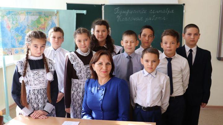 В Татарстане идет прием заявок на участие в программе «Земский учитель»