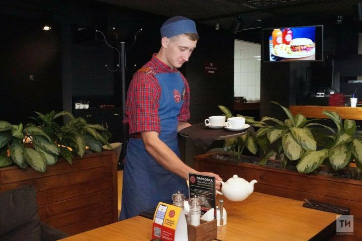 Роспотребнадзор Татарстана объяснил, почему в республике кафе разрешили работать ночью