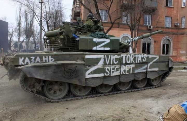 В зоне проведения специальной военной операции на Украине заметили танк с надписью «Казань»