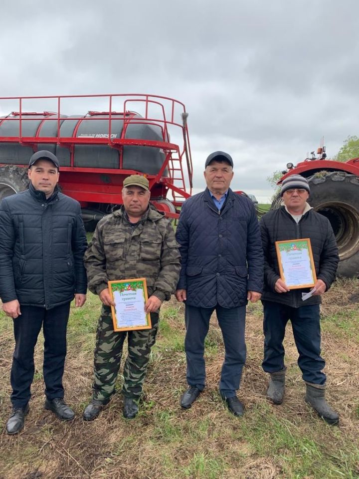Аксубаевские механизаторы за высокие показатели заслужили награды