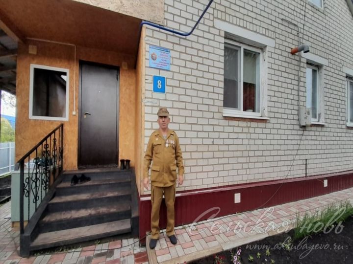 Нурлатские  «Шурави» установили памятную табличку на доме воина-интернационалиста из Аксубаевского района