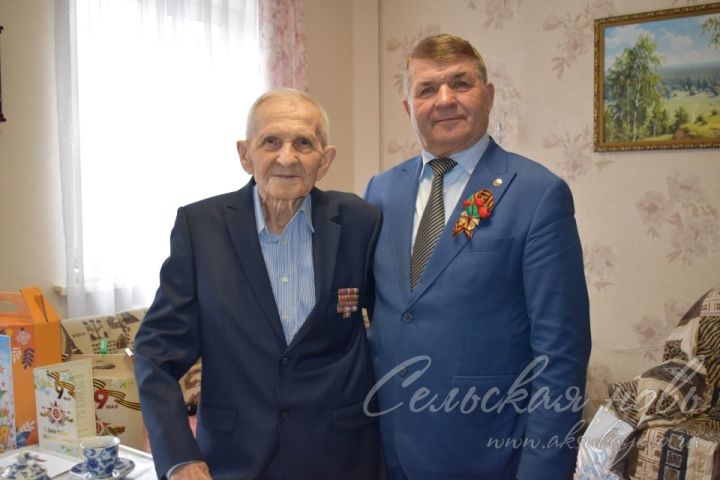 Аксубаевский ветеран встретил 77-ю годовщину Победы