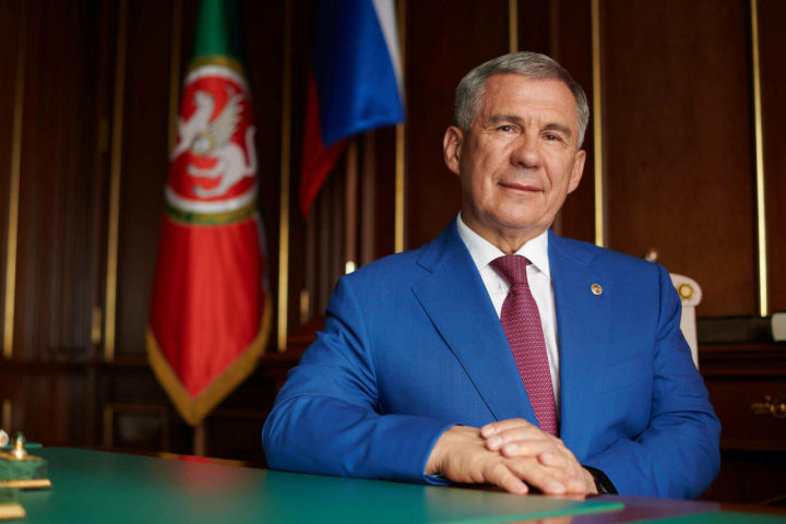 «Живая связующая нить с родным домом»: Минниханов поздравил татарстанцев с Сабантуем