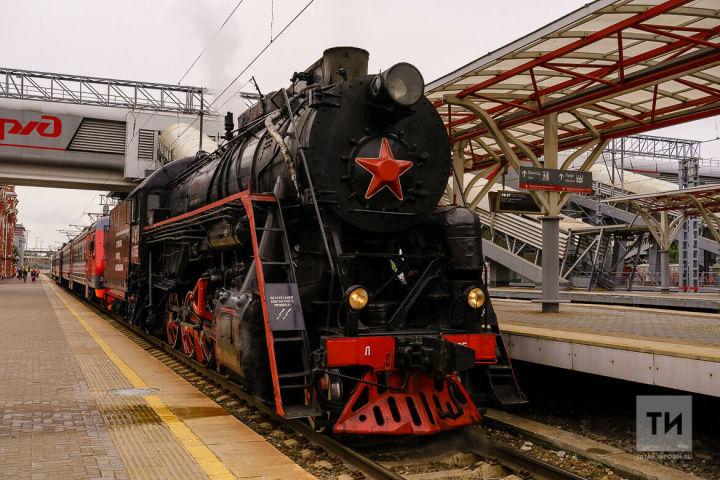 Из Казани в Свияжск запустили ретропоезд на паровой тяге