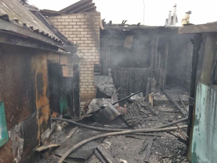 На пожаре в частном доме в Нурлате погиб подросток