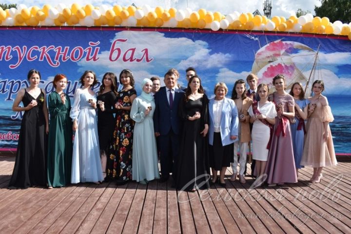 В Аксубаевском районе золотыми медалистами стали 17 выпускников