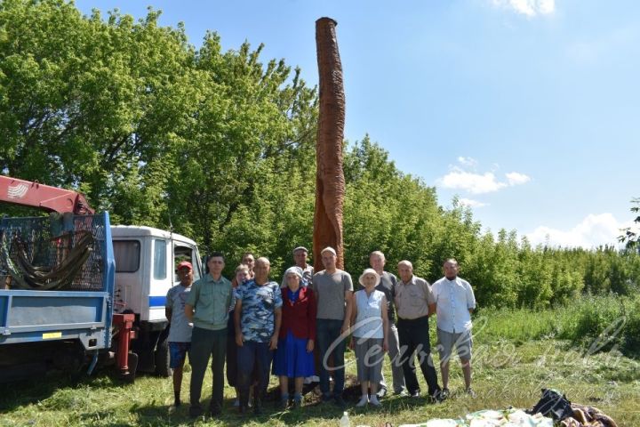 В Аксубаевском районе установили мемориальный памятник предкам