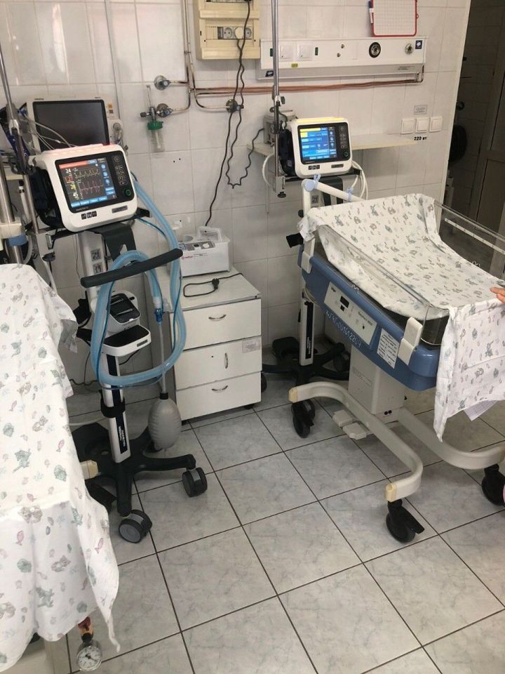 Детской больнице №1 Казани подарили три аппарата ИВЛ для реанимации новорожденных
