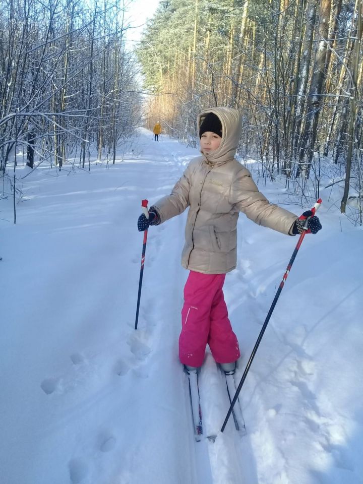 Лыжню в новокиреметском лесу портят снегоходы