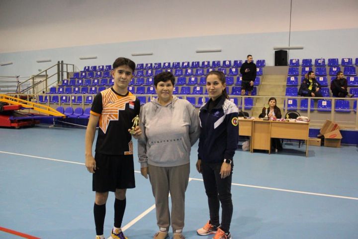 В Аксубаево прошел турнир по мини-футболу, посвященный памяти Николая Краснова