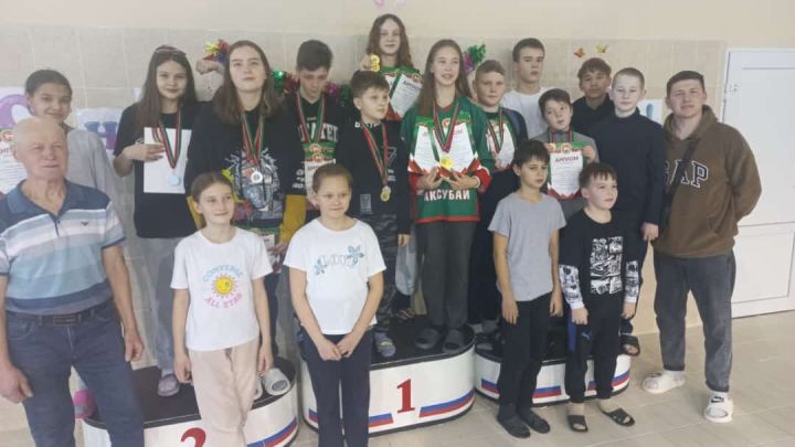 Аксубаевские пловцы с Болгар привезли 15 медалей