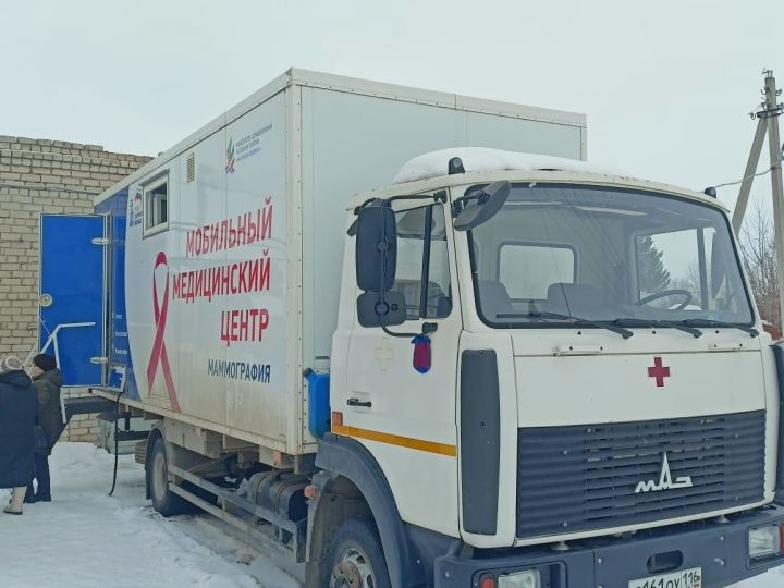 Передвижной маммограф РКОД обследовал в Аксубаевском районе 940 женщин