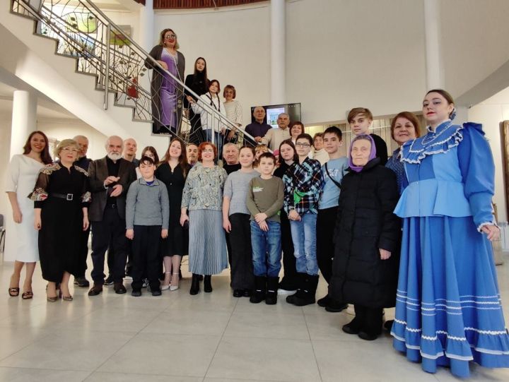 Выставка аксубаевских художников «Под едиными небесами» открылась в Нижнекамске