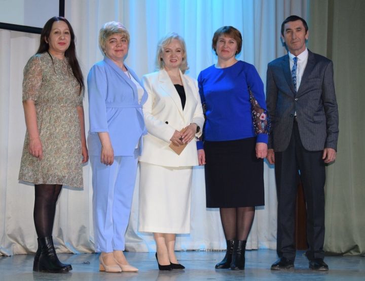Аксубаевцы поздравили коллектив «Сувара» с 30-летием