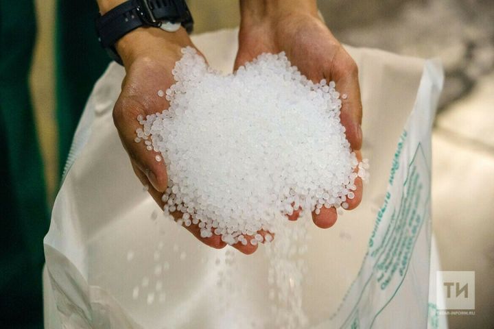 Диетолог рассказал, как именно соль влияет на давление
